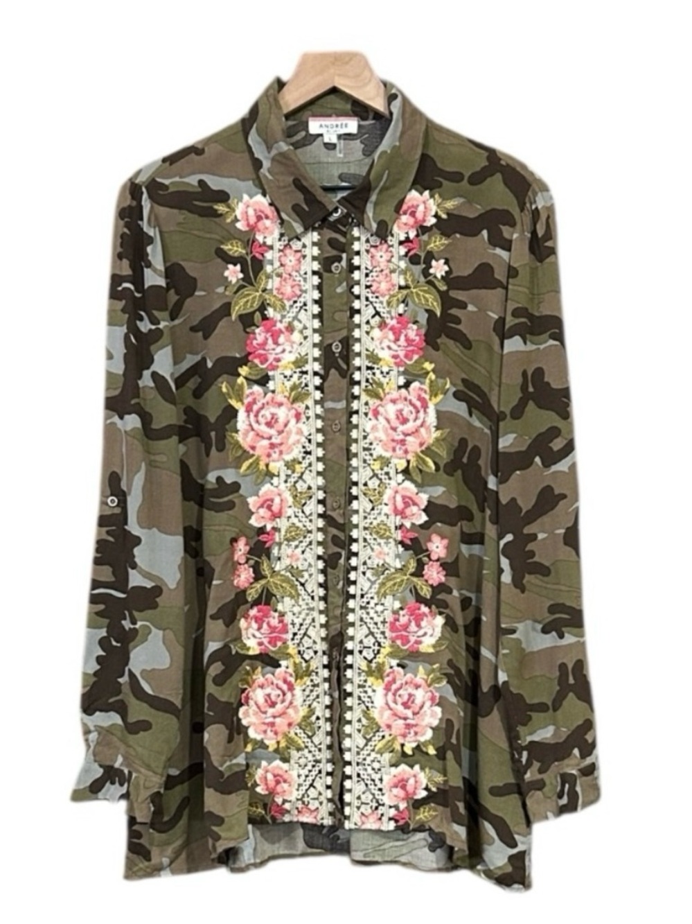 ANDREE BY UNIT Sz L Camo Shirt with Floral Accents - Picture 3 of 10